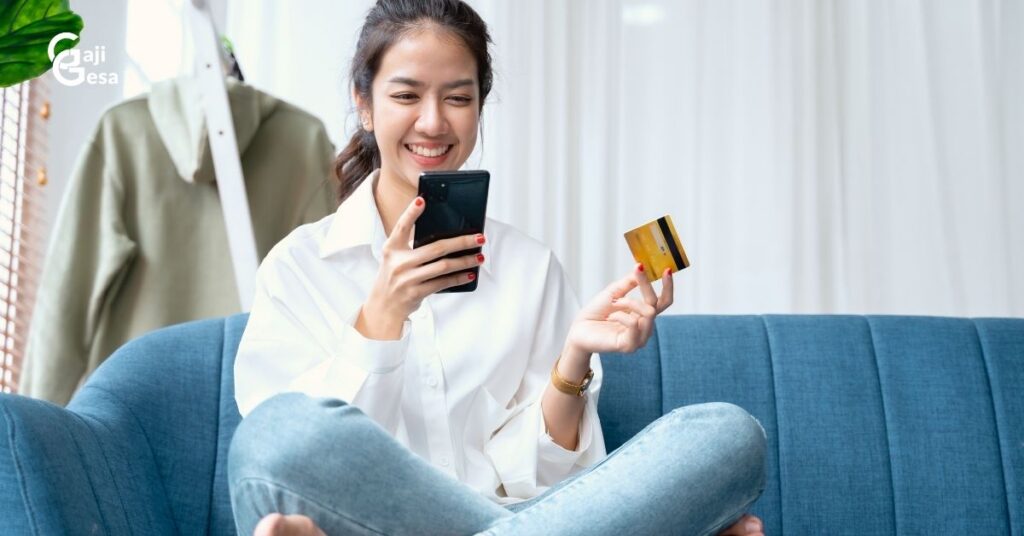 perbedaan diskon cashback voucher